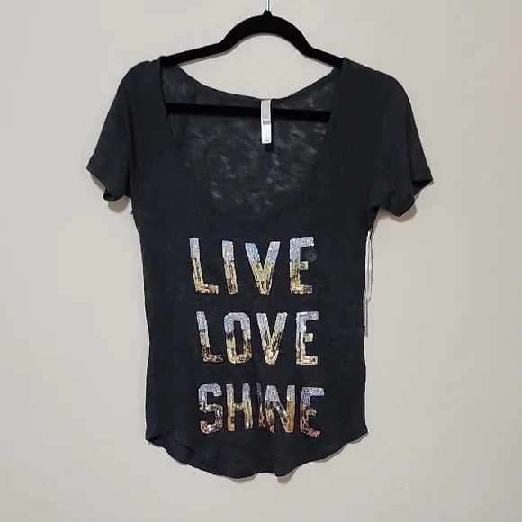 Aeropostale Black Fitted T-Shirt with Sequin Graphic - Picture 1 of 8